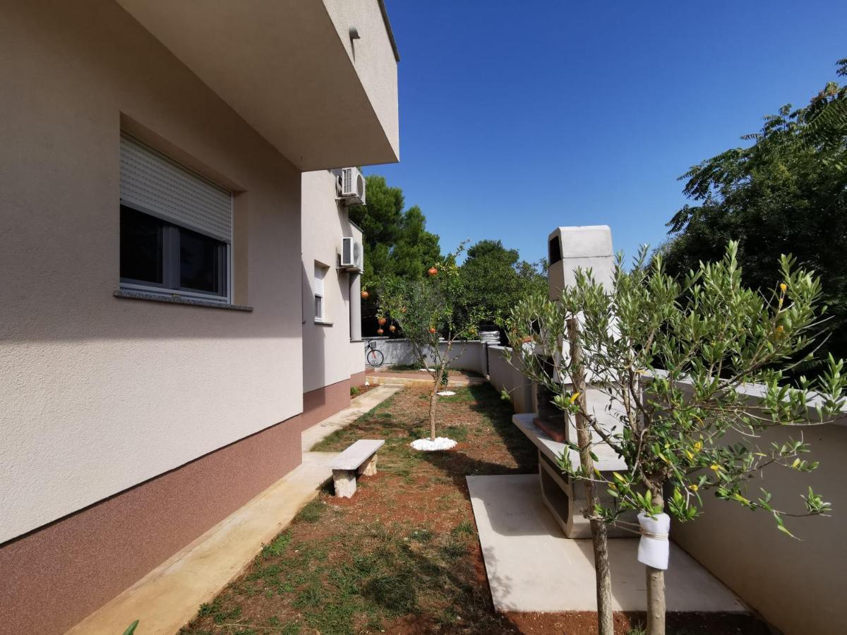 Apartment Dundo in quiet green area Medulin Exterior foto