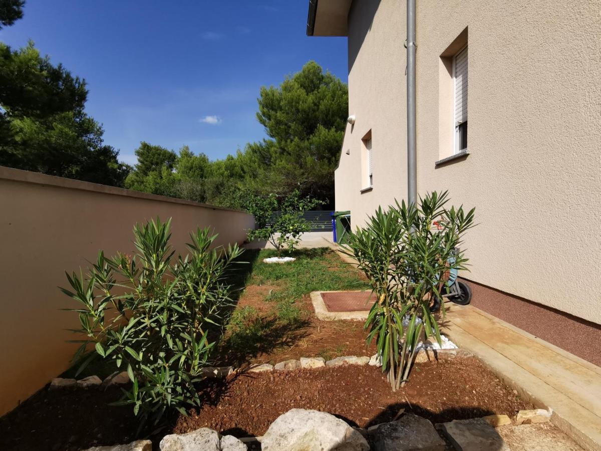 Apartment Dundo in quiet green area Medulin Exterior foto